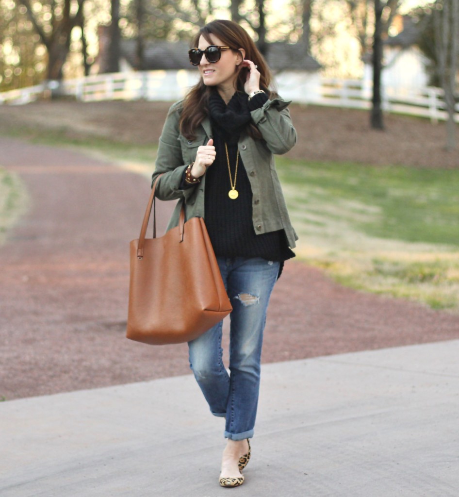 Great outfit idea for early spring via Peaches In A Pod blog. Military jacket, black sweater, boyfriend jeans, and leopard flats.