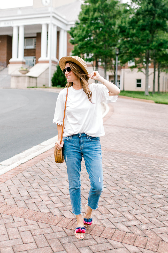 Cute summer outfit ideas for women via Peaches In A Pod blog.